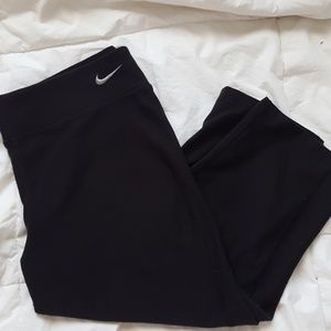 nike cropped leggings